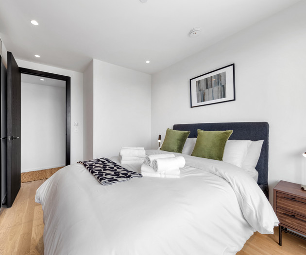 Penthouse Apartment with City Views, Parking + 2BR