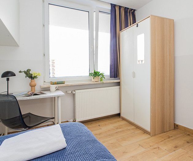 Private Room-2 to Rent for student SWPS