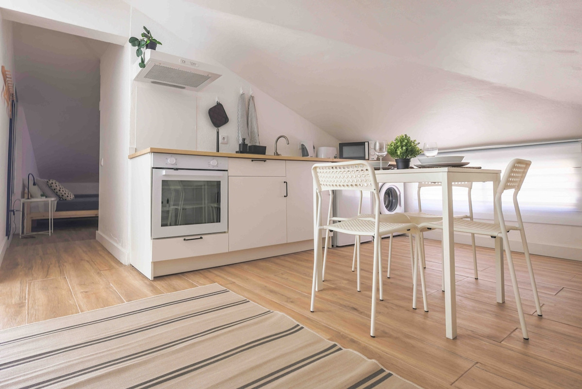 Living area / kitchen 