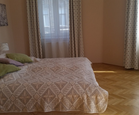 Sunny, modern 2 bedroom (97m2) apartment