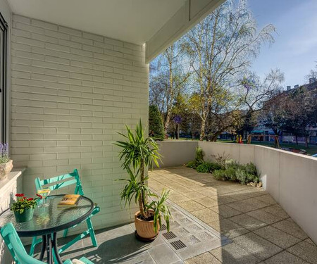 West Oasis With Terrace - Happy.Rentals