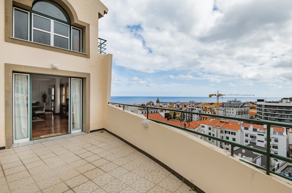 Double bedroom, private WC, Funchal center
