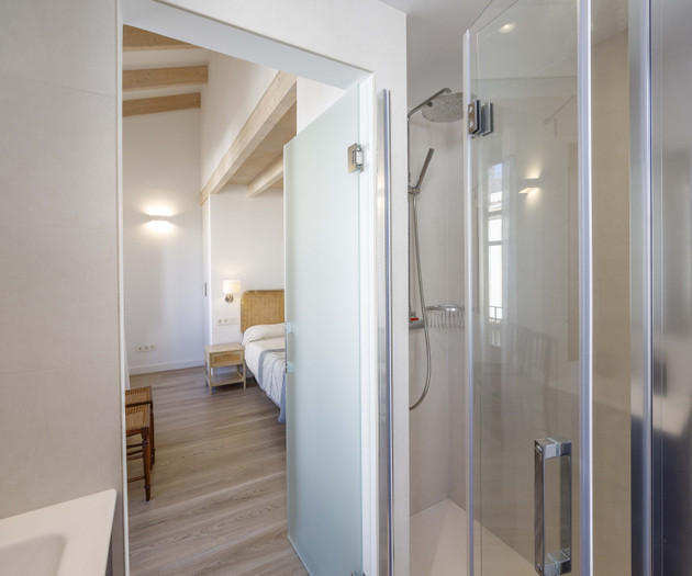 Renovated apartment with terrace and 3 bedroom