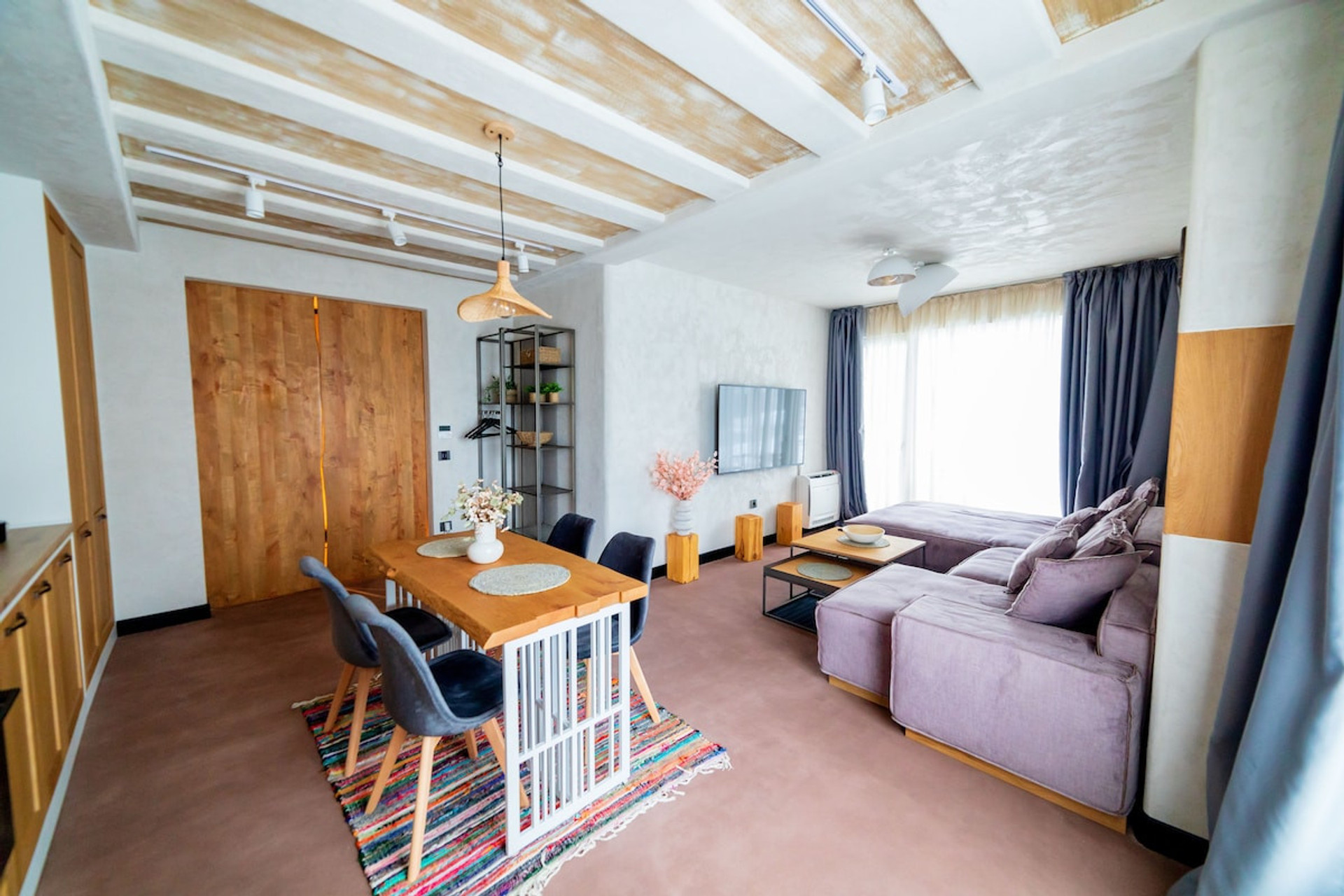 Living room image 2