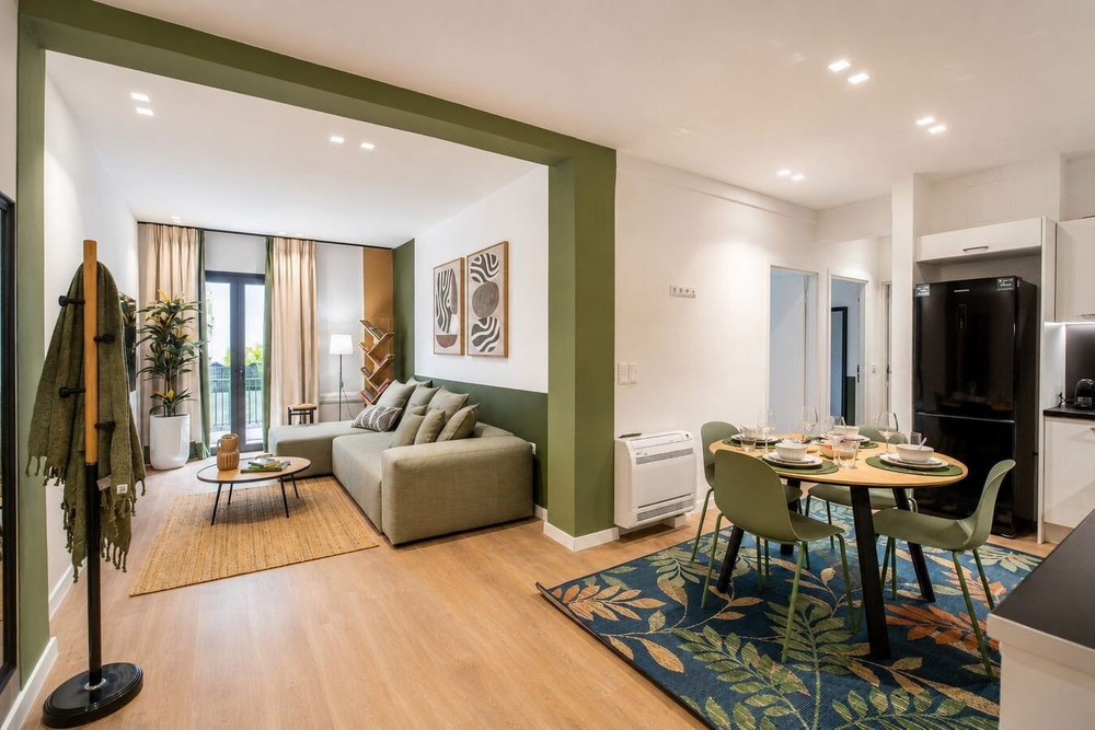LIV - Upscale Athenian Apartment 1A preview