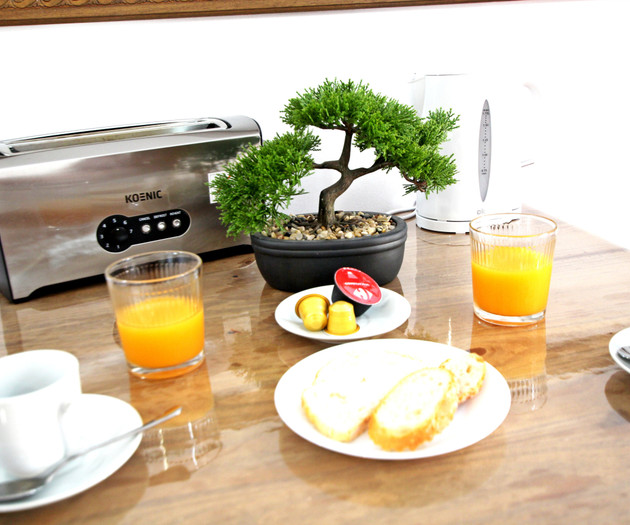 Breakfast table setup